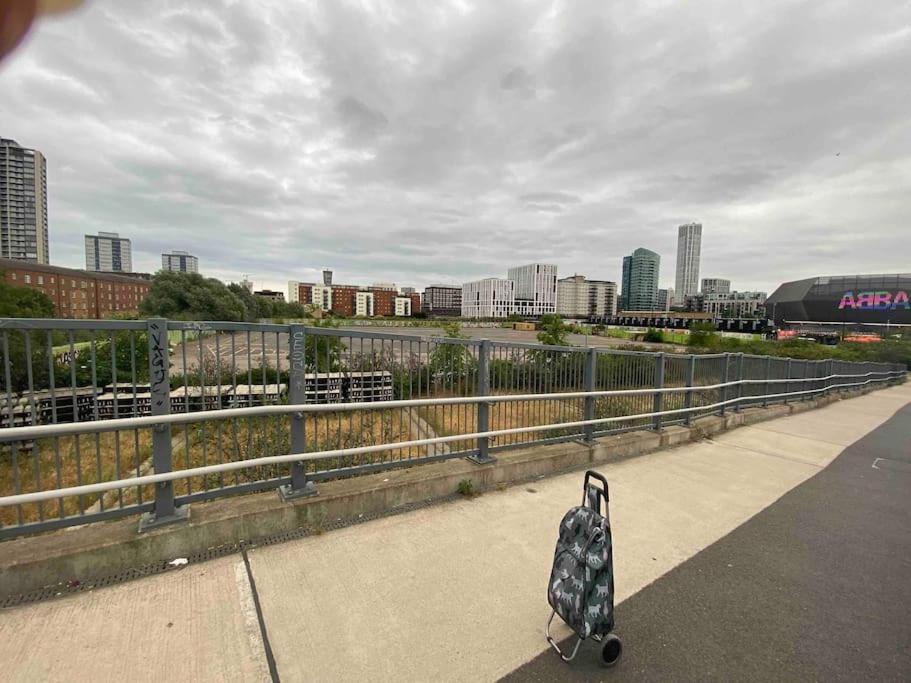 דירות לונדון Canal-Flat Near Stratford International Station מראה חיצוני תמונה
